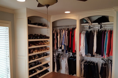Closet - modern closet idea in Columbus