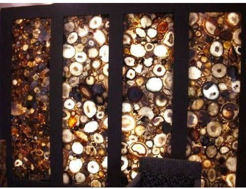 Revetement et habillage avec la pierre précieuse Agate