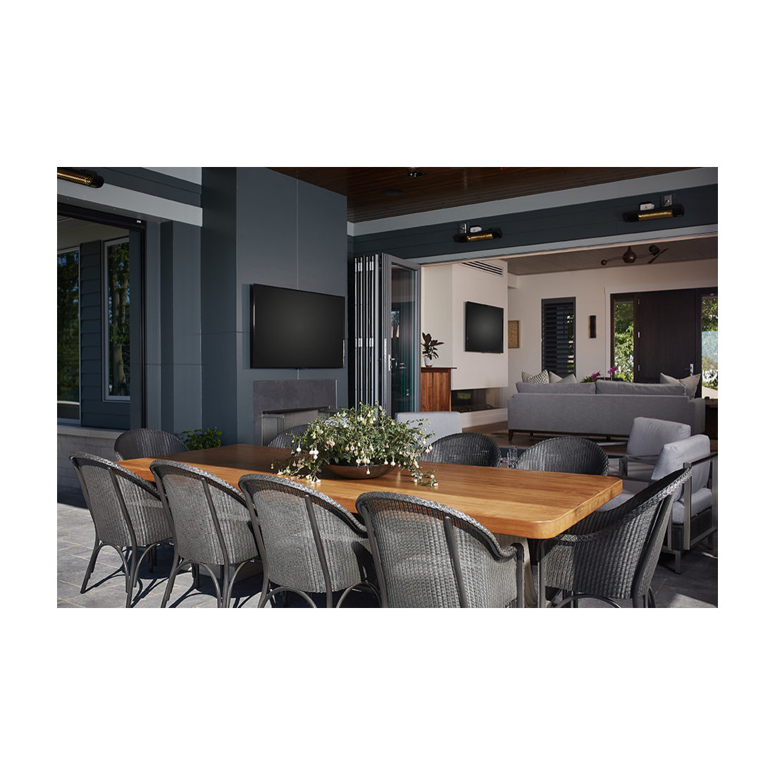 Winston - Contemporary Waterfront