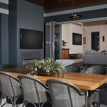 Winston - Contemporary Waterfront