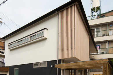 Inspiration for a contemporary exterior in Osaka.