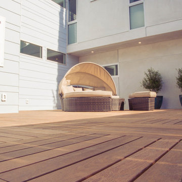 Deck Tiles in Modern Venice Beach