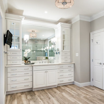 Elegant Master Bath with all the Bells and Whistles