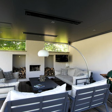 Moderne tuin met luxe veranda