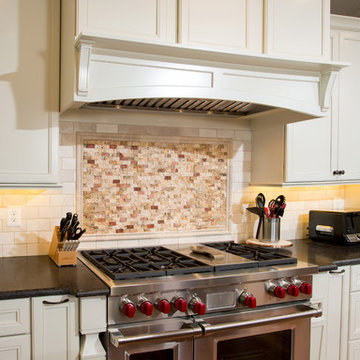 Letting Light and Dark Colors Combine in an Oakton VA home