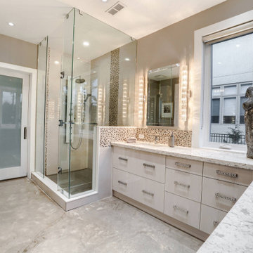 CONTEMPORARY MASTER EN-SUITE
