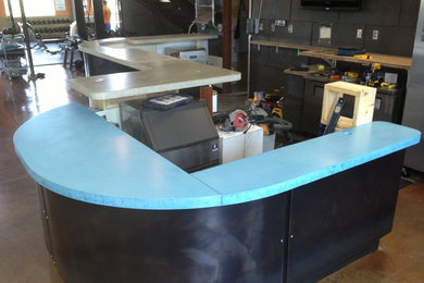 Kitchen - modern kitchen idea in Austin