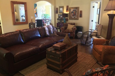 Arts and crafts home design photo in Little Rock