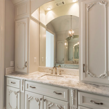 HEIGHTS BATHROOM