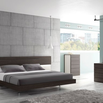 Sintra - Contemporary Queen Size Bed in Wenge / Light Grey
