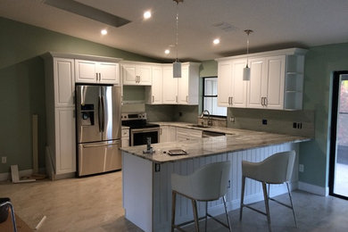 Kitchen - kitchen idea in Tampa