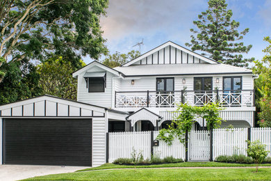 Home design - shabby-chic style home design idea in Brisbane