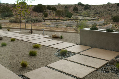 Example of a minimalist home design design in Albuquerque