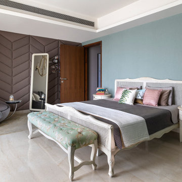 DLF Magnolias Apartment