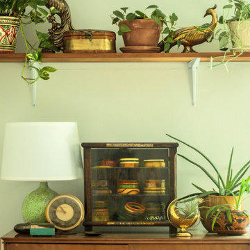 My Houzz: Vintage Collectors' Artfully Curated Walk-Up