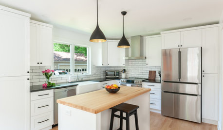 Kitchen of the Week: Bright, Open and Fit for Entertaining