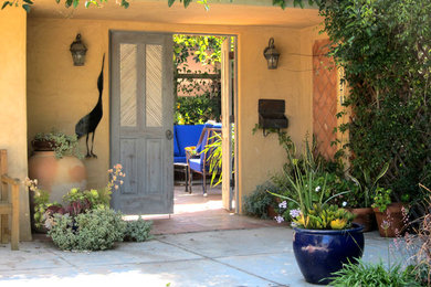 Eclectic exterior home idea in Los Angeles