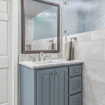 A 1970's Master Bathroom Makeover