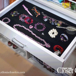 Saint Louis Closet Co. Kid's Closet - Closet Organizers