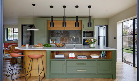 Eat-in Kitchen Designed for One or a Crowd