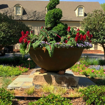 Sugar Kettle Landscape Planter 1