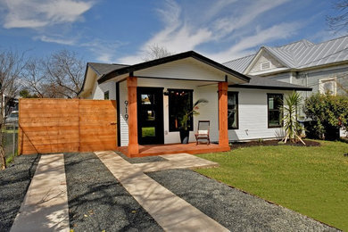 Example of a mid-sized trendy exterior home design in Austin