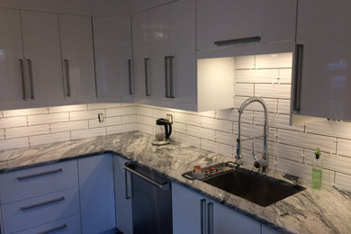 Example of a kitchen design in Toronto