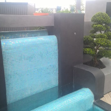 modern porch with waterfall, moderne Terrasse mit Wasserfall