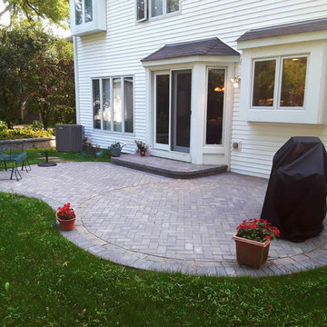 Belgard Paver Patio with Retaining Wall in Clarendon Hills, IL