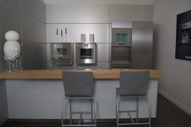 Kitchen photo in Montreal
