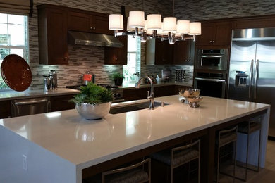 Kitchen photo in Los Angeles