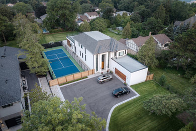 Modern exterior home idea in Toronto
