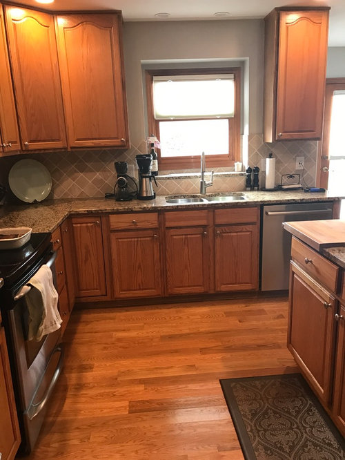 Kitchen color, Oak is kicked to the curb
