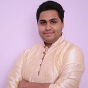 Nikki Raval's photo