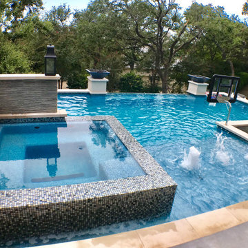 Glass Tile Spa with Negative Edge in San Antonio, Tx