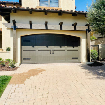 Sunset Trellis: Enhancing Garages in Sorrento Valley