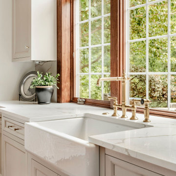 Warm Traditional Kitchen