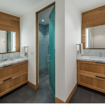 Lakefront Luxury Living