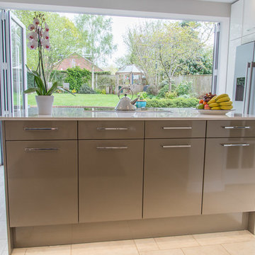 High gloss white and high gloss beige grey
