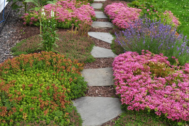 ポートランド(メイン)にあるコンテンポラリースタイルのおしゃれな庭の写真