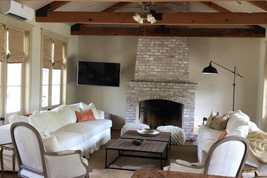 Home design - large contemporary home design idea in New Orleans