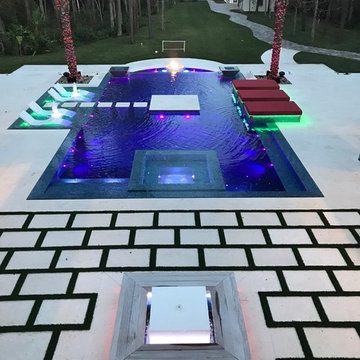 367 - Luxurious Pool with Fire Balls and Infinity Edge