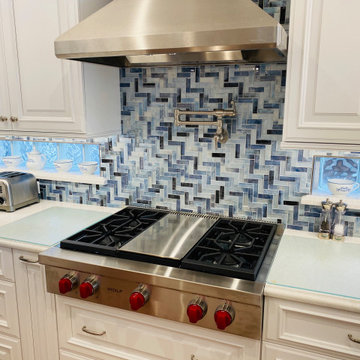 Traditional White Kitchen in Clear Lake Shores