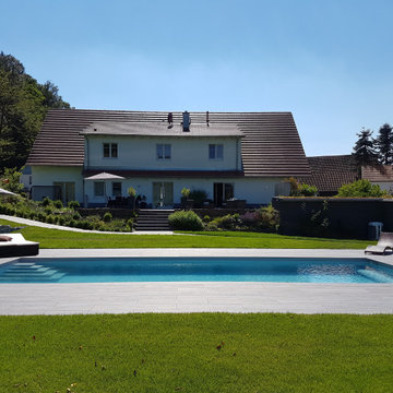 Beton- Folienbecken 10,00 x 4,00 x 1,50 m in hellgrau