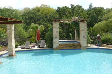 This is an example of a traditional backyard patio in Dallas.