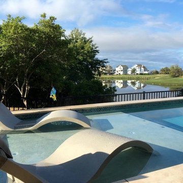 Ledge Lounger in-pool Chaise