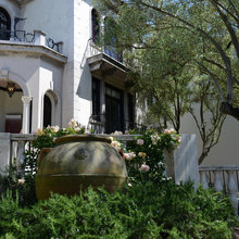 House, house! Oh, you are made of stone...