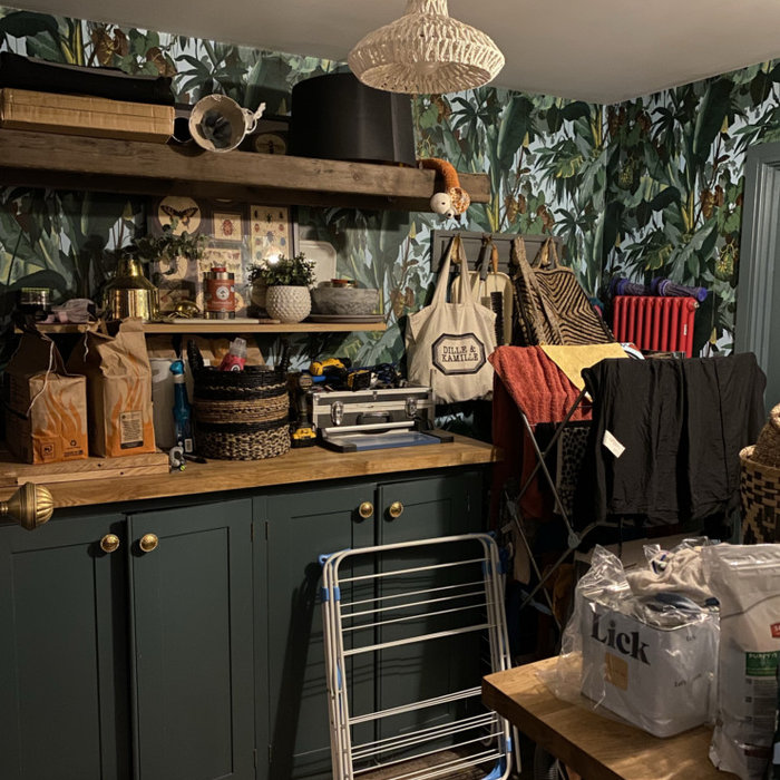 Let’s go behind the scenes… (it feels very unusual to share a messy photo!)   We’ve all seen the jaw dropping gorgeous pictures taken from designers homes that adorn Social Media and Home design magaz