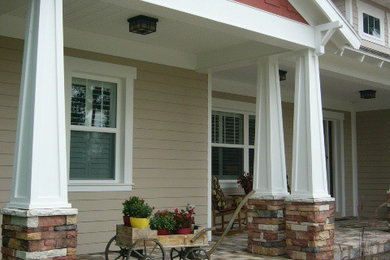 Arts and crafts exterior home photo in Tampa