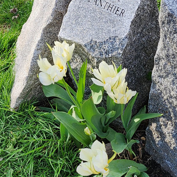 Minto Park - Perennial garden for memorial site